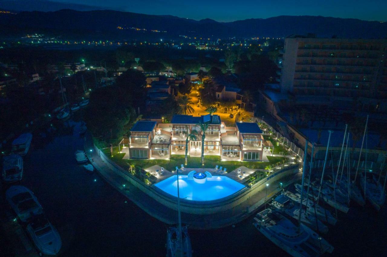 Residence Delfino, Portorosa Furnari Buitenkant foto