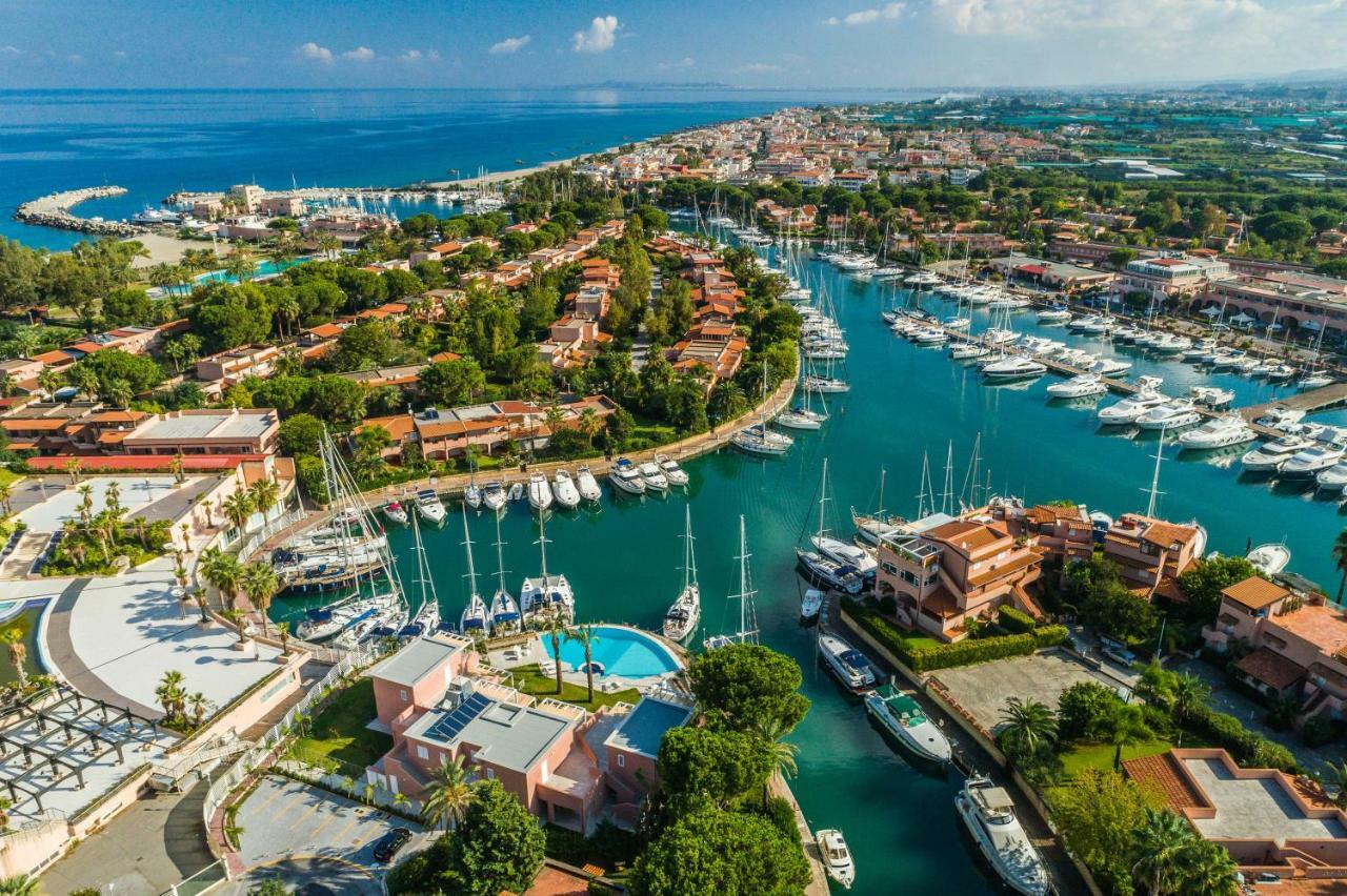 Residence Delfino, Portorosa Furnari Buitenkant foto