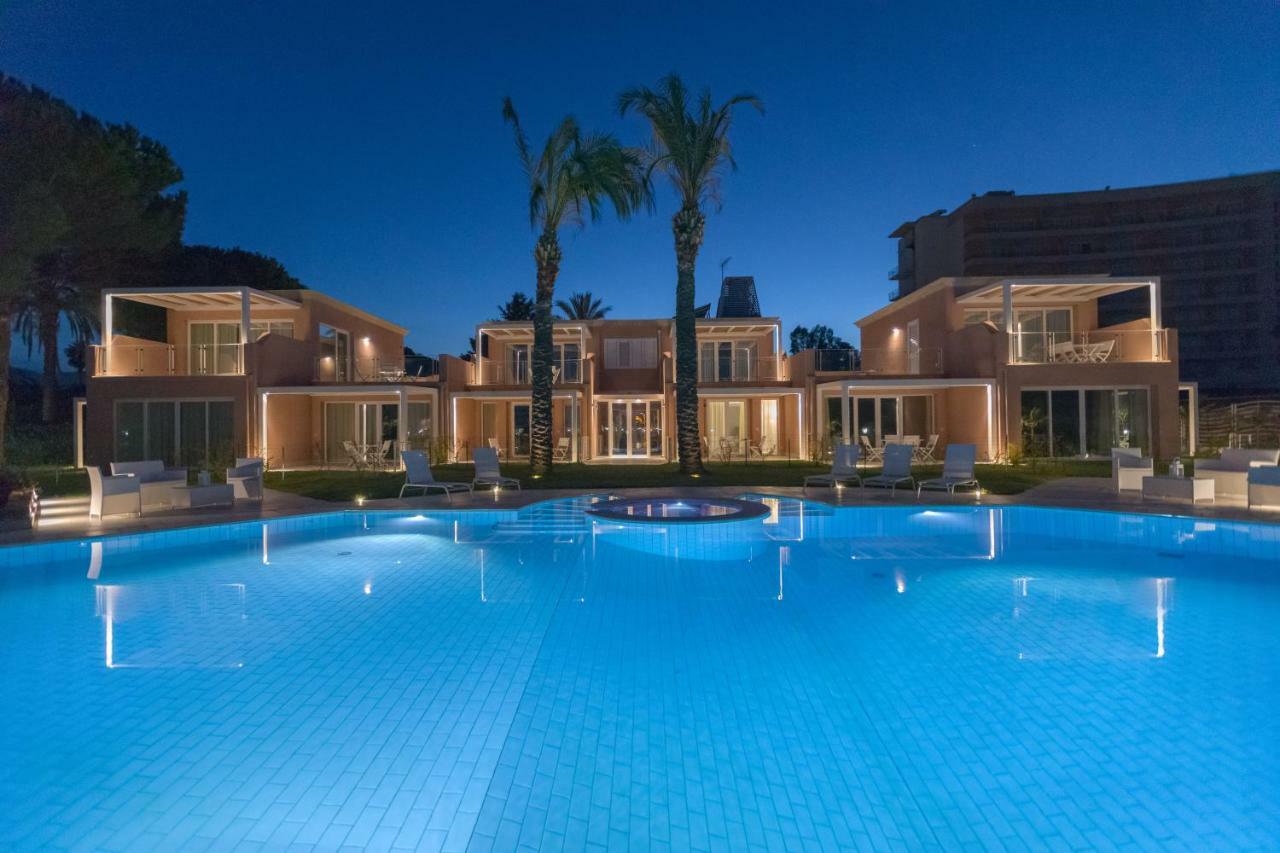 Residence Delfino, Portorosa Furnari Buitenkant foto