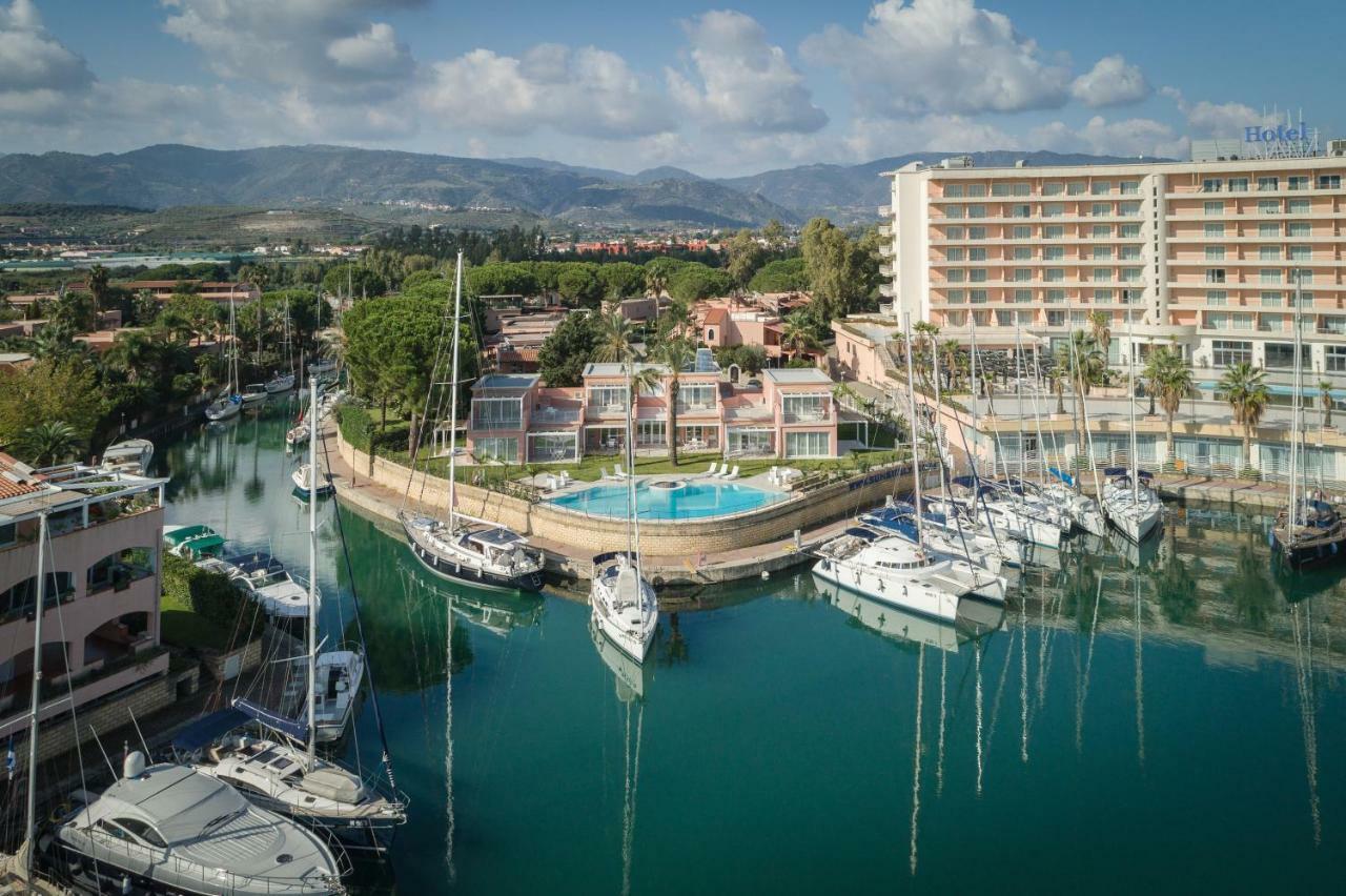 Residence Delfino, Portorosa Furnari Buitenkant foto