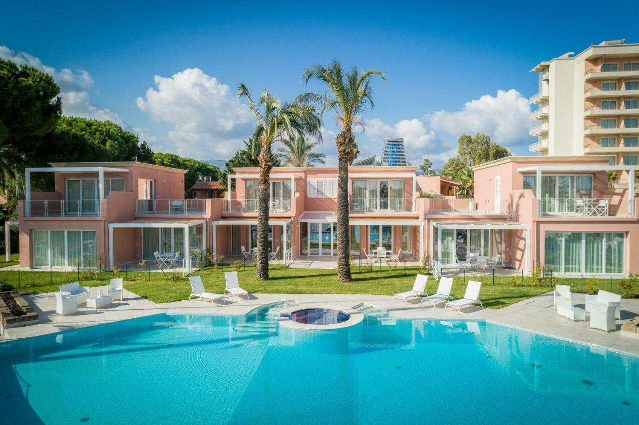 Residence Delfino, Portorosa Furnari Buitenkant foto