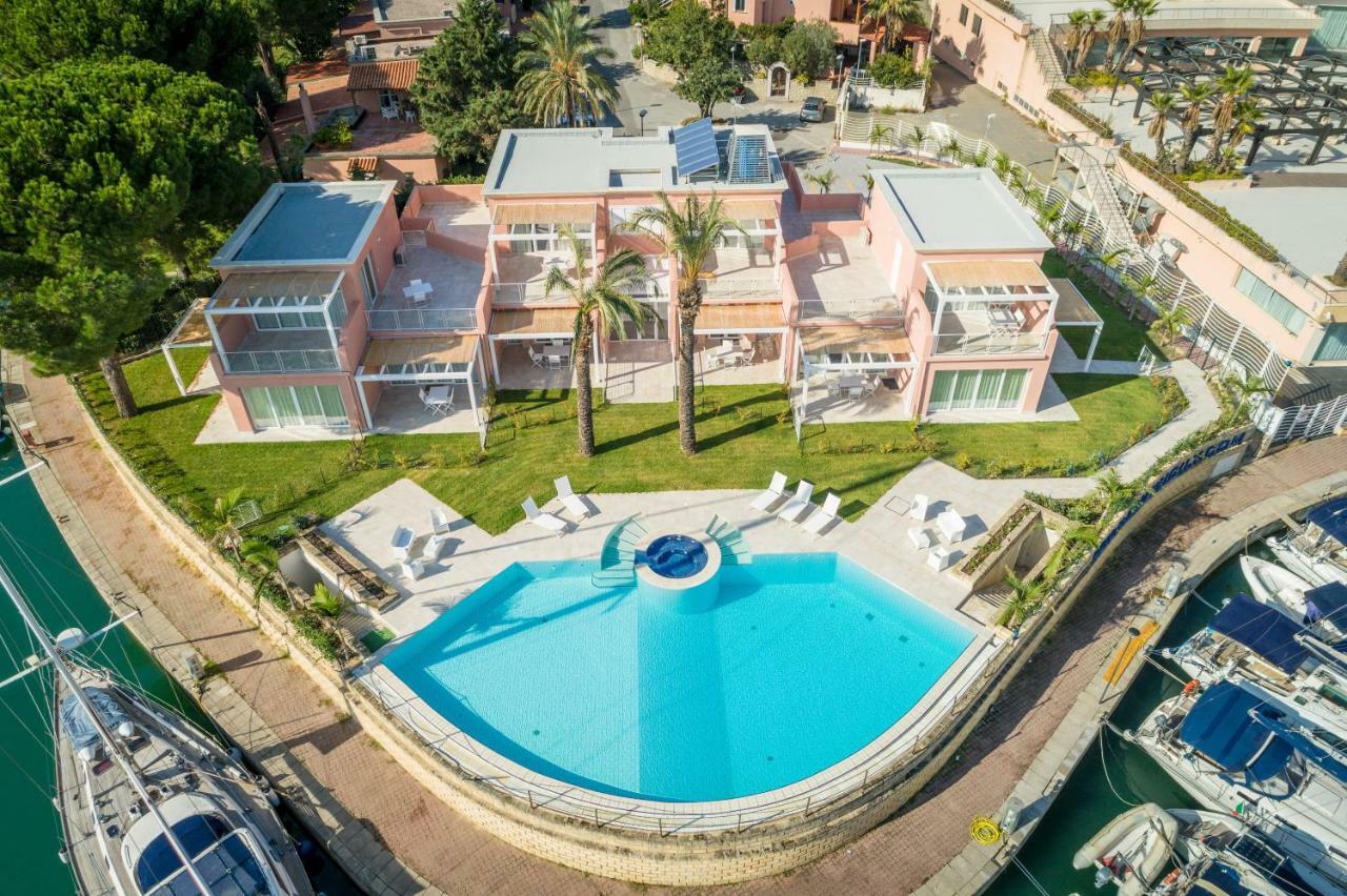 Residence Delfino, Portorosa Furnari Buitenkant foto