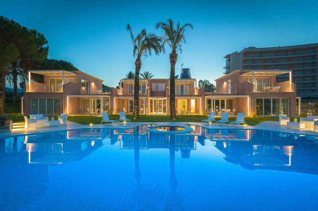 Residence Delfino, Portorosa Furnari Buitenkant foto
