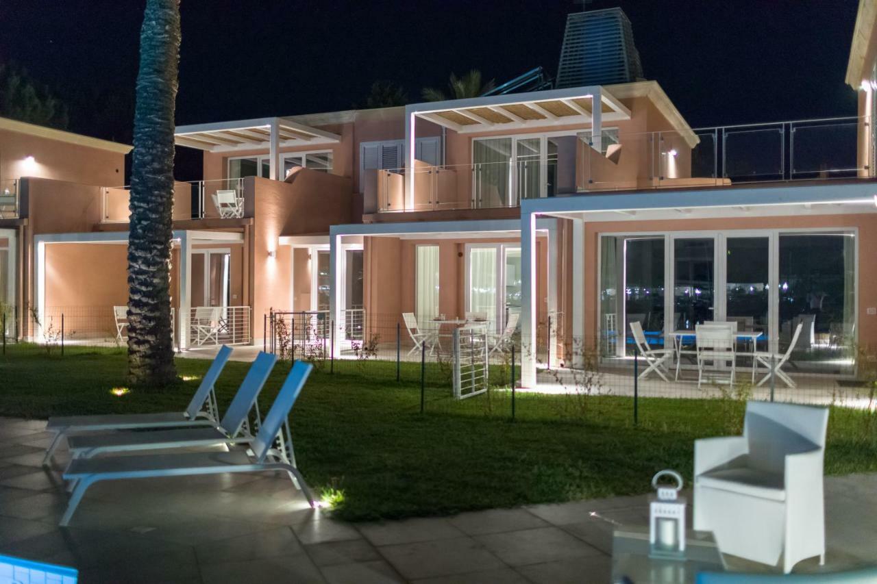 Residence Delfino, Portorosa Furnari Buitenkant foto