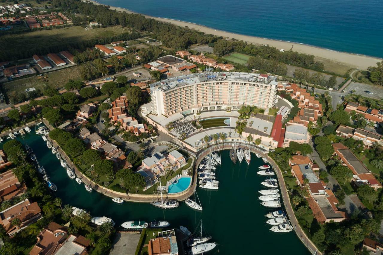 Residence Delfino, Portorosa Furnari Buitenkant foto