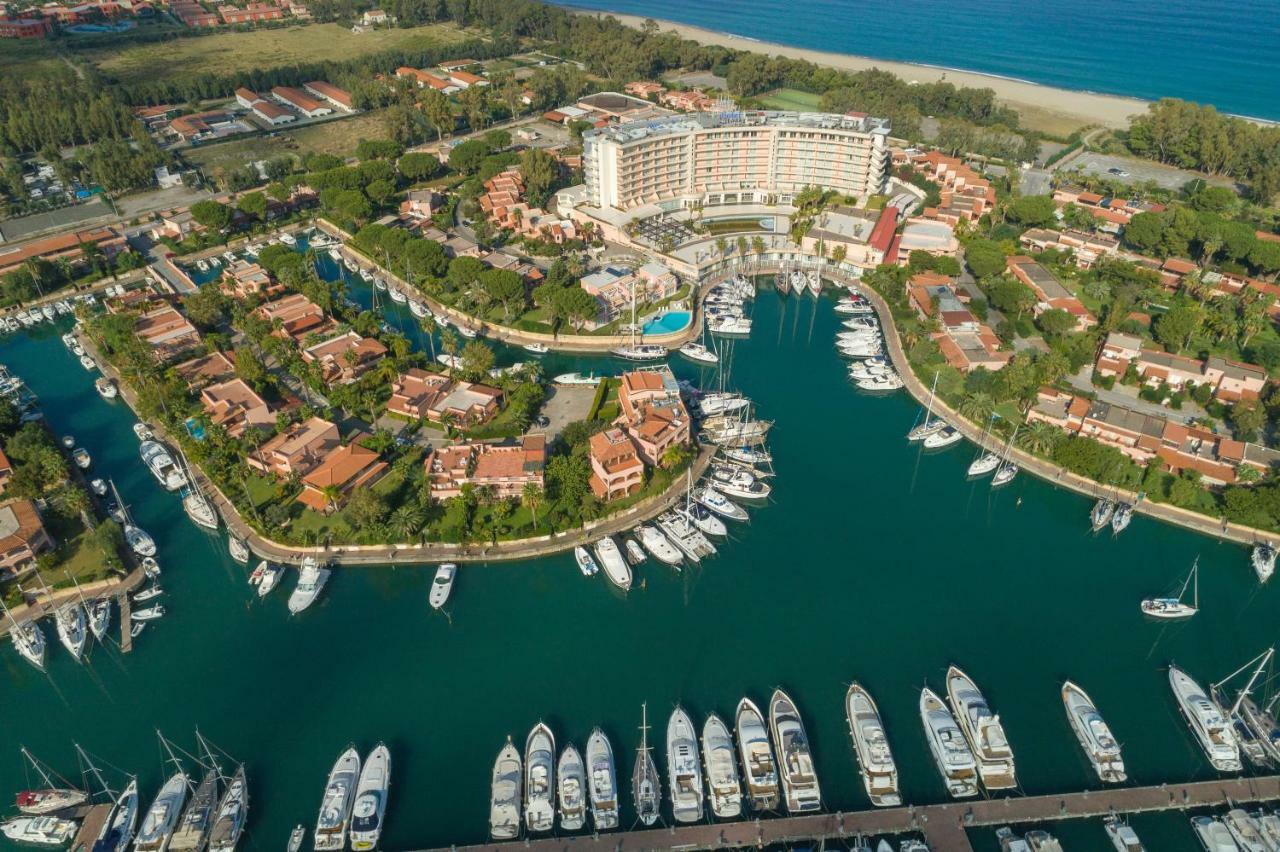 Residence Delfino, Portorosa Furnari Buitenkant foto