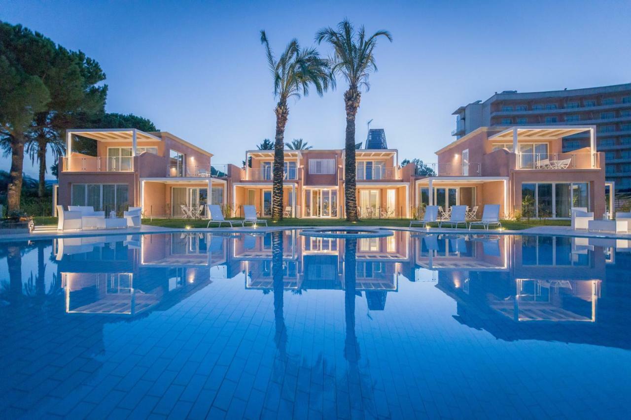 Residence Delfino, Portorosa Furnari Buitenkant foto
