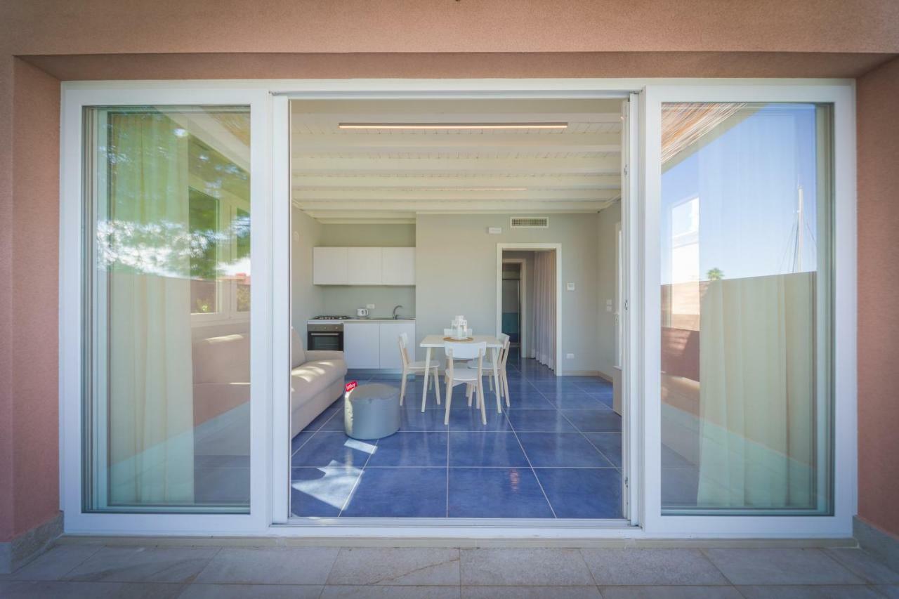 Residence Delfino, Portorosa Furnari Buitenkant foto