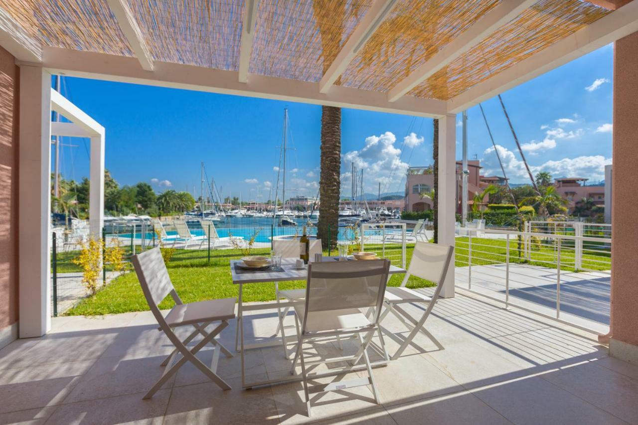 Residence Delfino, Portorosa Furnari Buitenkant foto