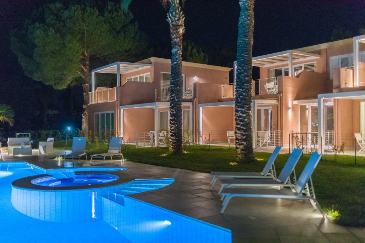 Residence Delfino, Portorosa Furnari Buitenkant foto