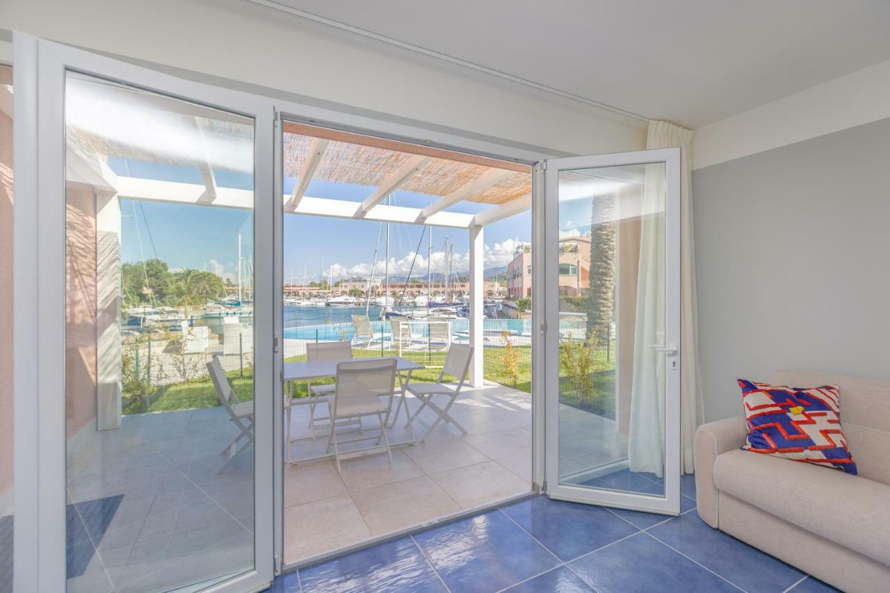 Residence Delfino, Portorosa Furnari Buitenkant foto