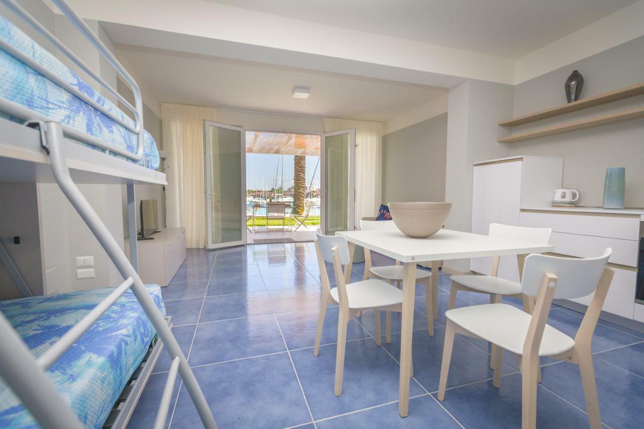 Residence Delfino, Portorosa Furnari Buitenkant foto